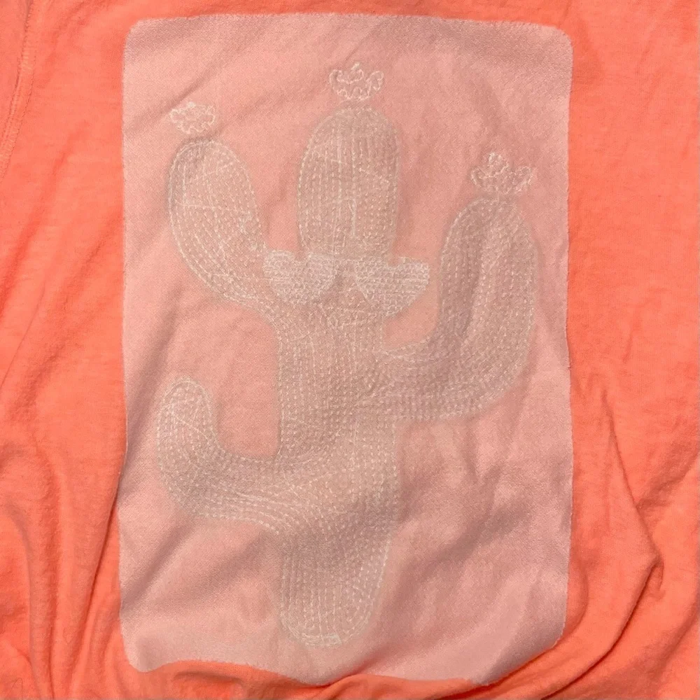 🌵🕶️Cute cactus flip sequin t-shirt! - Picture 7 of 9